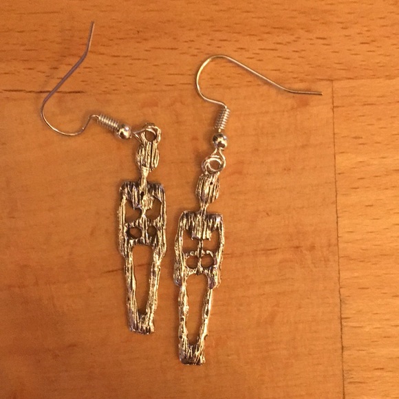 Vintage skeleton earrings - Picture 5 of 5